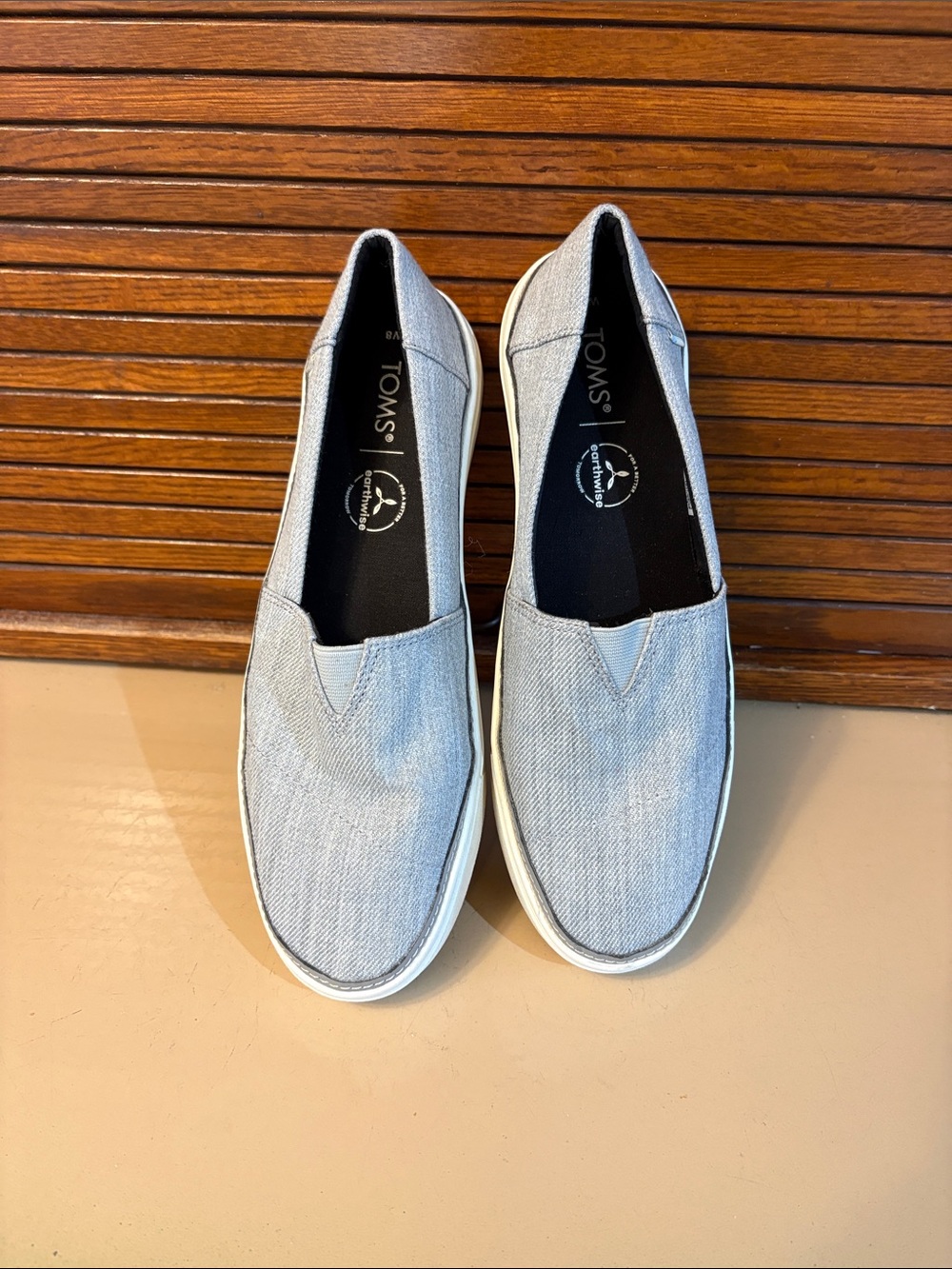 TOMS Light Gray Canvas Slip-On Sneakers. Size 8